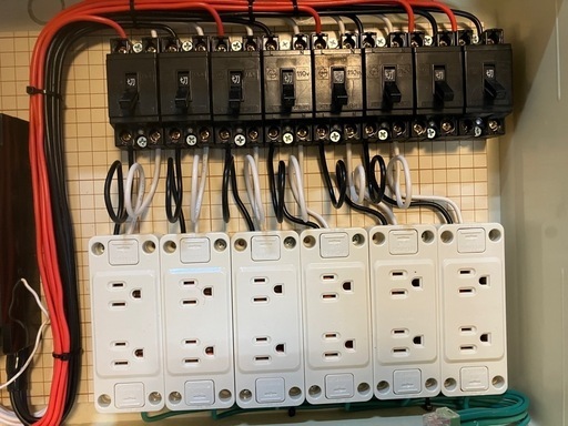 仮設分電盤 60AT 8回路 プラボックス 日東工業 東芝コンセント DC1262E 新品 漏電ブレーカー 中古 電線 IV2ｍｍ 新