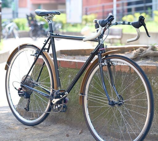 ☆ 26インチ クロスバイク 6段変速 GRAPHIS ホワイト 白 自転車