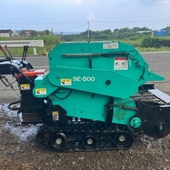 タカキタ　ロールベーラ　トワインタイプ　小型ロールベーラー　クローラ　アタッチメント 集草機 牧草　畜産　SE-500 ロール　ロールベーラー　梱包　畜産 宮崎　簡易始動動画ありの画像