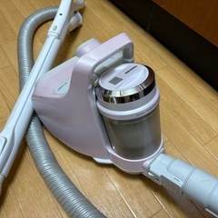 【TOSHIBA トルネオ ミニ VC-C4A】コンパクトなサイクロン掃除機の画像
