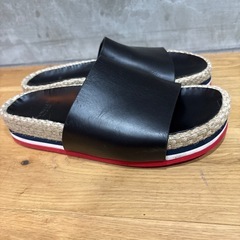 完売❣️新中古MONCLER BASILE サンダル イタリア製ブラックスライドサンダルの画像