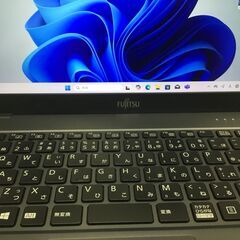 🍀【美品】超軽量ノートパソコン「FUJITSU」win11・office2021 管理No6の画像