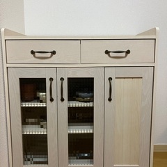 決まりました！美品カップボード