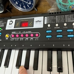電子ピアノ キーボードの画像