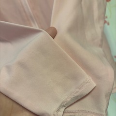 ピンクのラッシュガードの画像