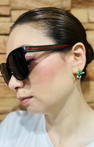 GUCCI ブラックラウンド型サングラス
