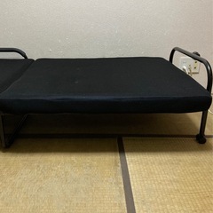 シングルの折り畳みベッドの画像