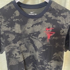 ナイキ　THE NIKE TEE  Tシャツカモフラ風　ブラック　黒　サイズL  クルーネック 半袖 L NIKE Teeの画像