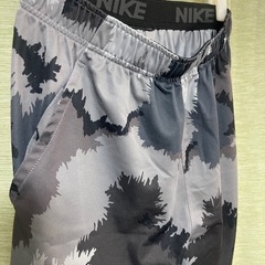 NIKE ナイキ　迷彩カモフラショート　パンツM   ショートパンツ ハーフパンツ グレー　ブラック　 黒 NIKE ナイキ Mの画像