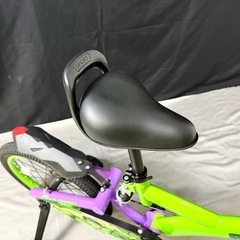【美品・未使用】MARVEL ハルク 子供用自転車 18インチ 補助輪付きの画像