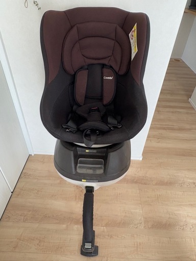 コンビ combi チャイルドシート ブラウン
