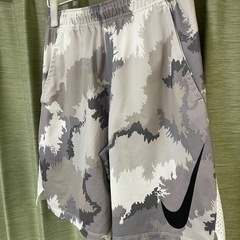 NIKE ナイキ　迷彩カモフラショート　パンツM   ショートパンツ ハーフパンツ 白ライトグレー　NIKE ナイキ M NIKEの画像