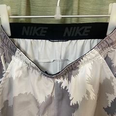 NIKE ナイキ　迷彩カモフラショート　パンツM   ショートパンツ ハーフパンツ 白ライトグレー　NIKE ナイキ M NIKEの画像