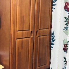 ライトブラウンのワードローブの画像