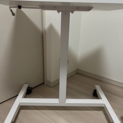 昇降デスク　ホワイトの画像