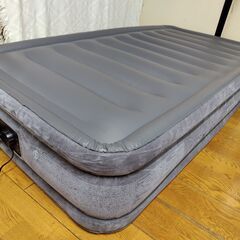 世田谷区近辺配送可能　美品　INTEX エアーベッド　シングル　電動ポンプ内蔵マットレス　AP619J　幅99㎝×長さ1910㎝×高さ33㎝　シングルベットマット　の画像