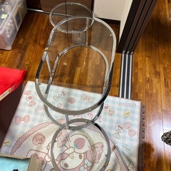 ガラステーブルの画像