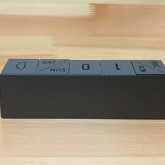卓上カレンダー　置き型カレンダー　ブロックカレンダー　グレー　モノトーンの画像