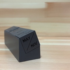 卓上カレンダー　置き型カレンダー　ブロックカレンダー　グレー　モノトーンの画像