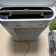 加湿空気清浄機 SHARP シャープ KC-G50-W 未使用イオンカートリッジ付きの画像