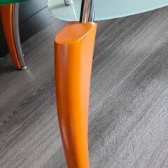 ガラステーブルの画像