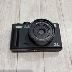 デジカメ 5K録画 7500万画素 Wi-Fi機能 180度回転可能ディスプレイの画像