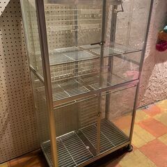 【美品】ガラス製ショーケース・鍵付き・照明付きの画像