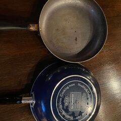 電気ポット・フライパン2個・フライ返し各種とおたまセットでの画像