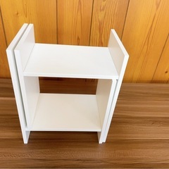 デスク上の伸縮 棚の画像