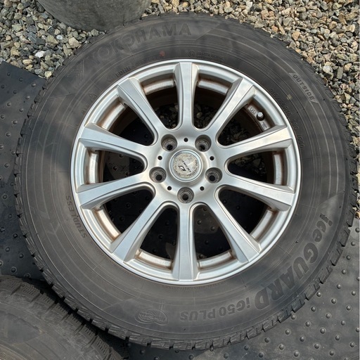 16インチ4本まとめ売り冬用タイヤ　215/65/R16