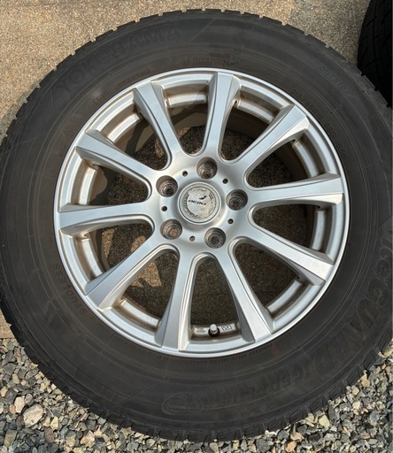 16インチ4本まとめ売り冬用タイヤ　215/65/R16