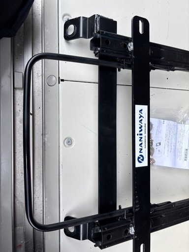 ncロードスター　レカロ用シートレール