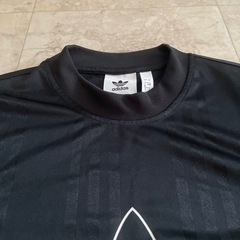 adidas Tシャツの画像