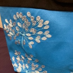 布製　刺繍入り　手提げトートバッグの画像
