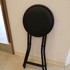 折りたたみ丸いすの画像