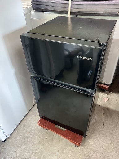 『使用少数品』2024年製ハイセンス　ノンフロン2ドア冷蔵庫87L/ブラック/配送設置可能