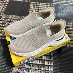 1回使用！SKECHERS HANDS FREE SLIP-IN...