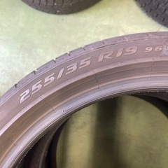 無料タイヤ　255/35R19の画像
