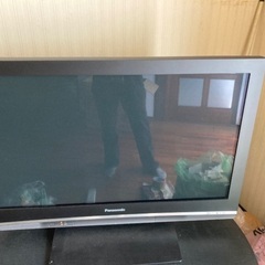 薄型テレビ