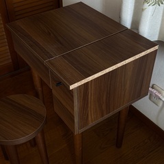 【2万円相当】北欧風ヴィンテージ調ドレッサー＆スツールセットの画像
