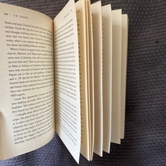 【お取引き中】Hillbilly elegy ヒルビリー・エレジー　J.D.VANCE（J.D.ヴァンス）  洋書の画像