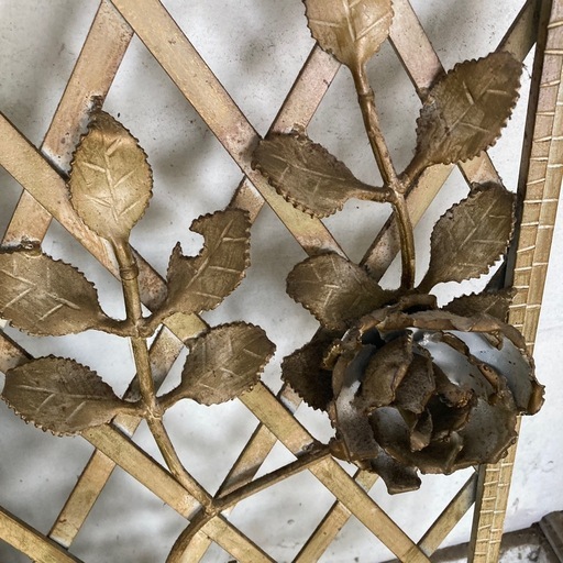 大きい 薔薇 壁掛け鏡 アイアンフレーム 幅121cm アンティーク 鉄 鍛造