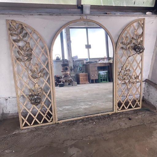 大きい 薔薇 壁掛け鏡 アイアンフレーム 幅121cm アンティーク 鉄 鍛造 大きい 薔薇 壁掛け鏡 アイアンフレーム 幅121cm アンティーク 鉄 鍛造