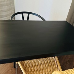ダイニングテーブルの画像