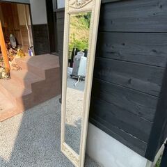 【アンティーク調 壁掛け姿見ミラー（縦長タイプ）お譲りします】の画像