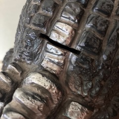 ゴジラ貯金箱の画像