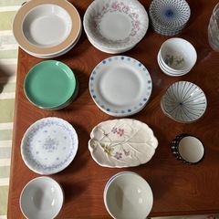 和洋食器とガラス食器の画像