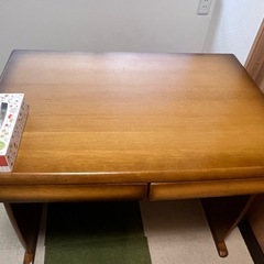 勉強机、パソコンデスク引き出し付きの画像