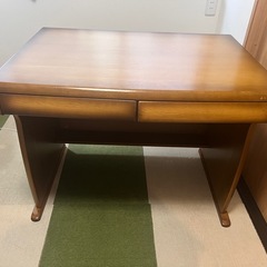 勉強机、パソコンデスク引き出し付きの画像