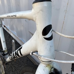 クロスバイク エスケープR3 身長165-175cm 定価5.5万円 700cの画像